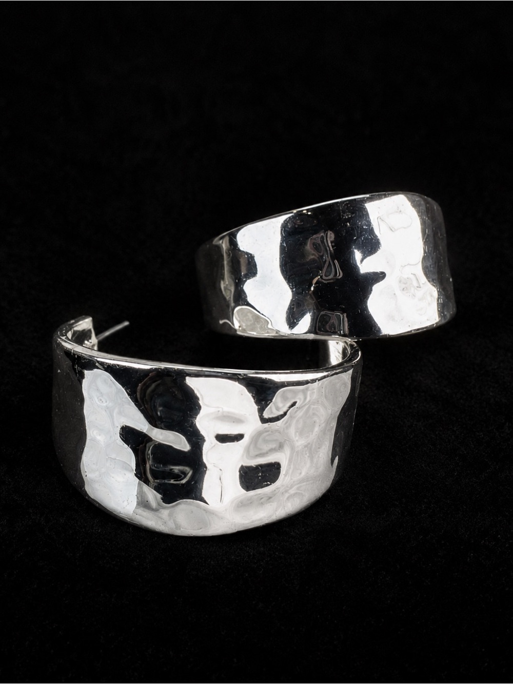 RLM Robert Lee Morris Signed Sculptural Silver Tone Pierced Hoop Earrings